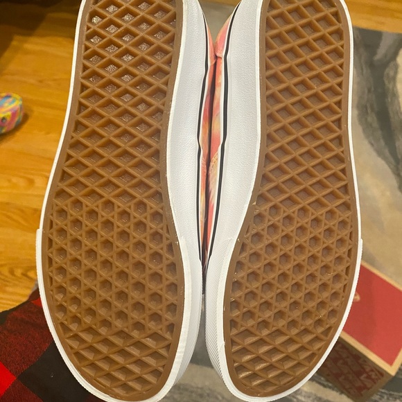 Vans - Picture 3 of 5